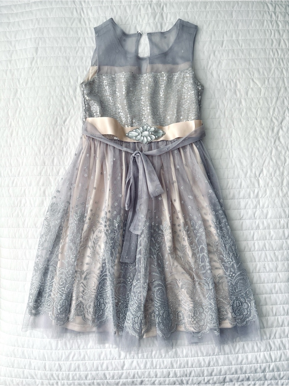 iris & ivy Silver and Champagne Sequin Tulle Party Dress